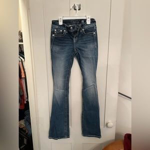 Miss Me ladies size 25 jeans. Lightly worn. Good condition.